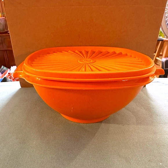Vintage Tupperware Orange Bowl 8.5" - Picture 1 of 2